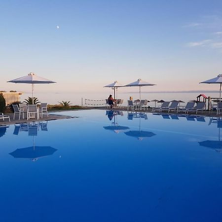 Alkinoos Beach Hotel Геракини Екстериор снимка