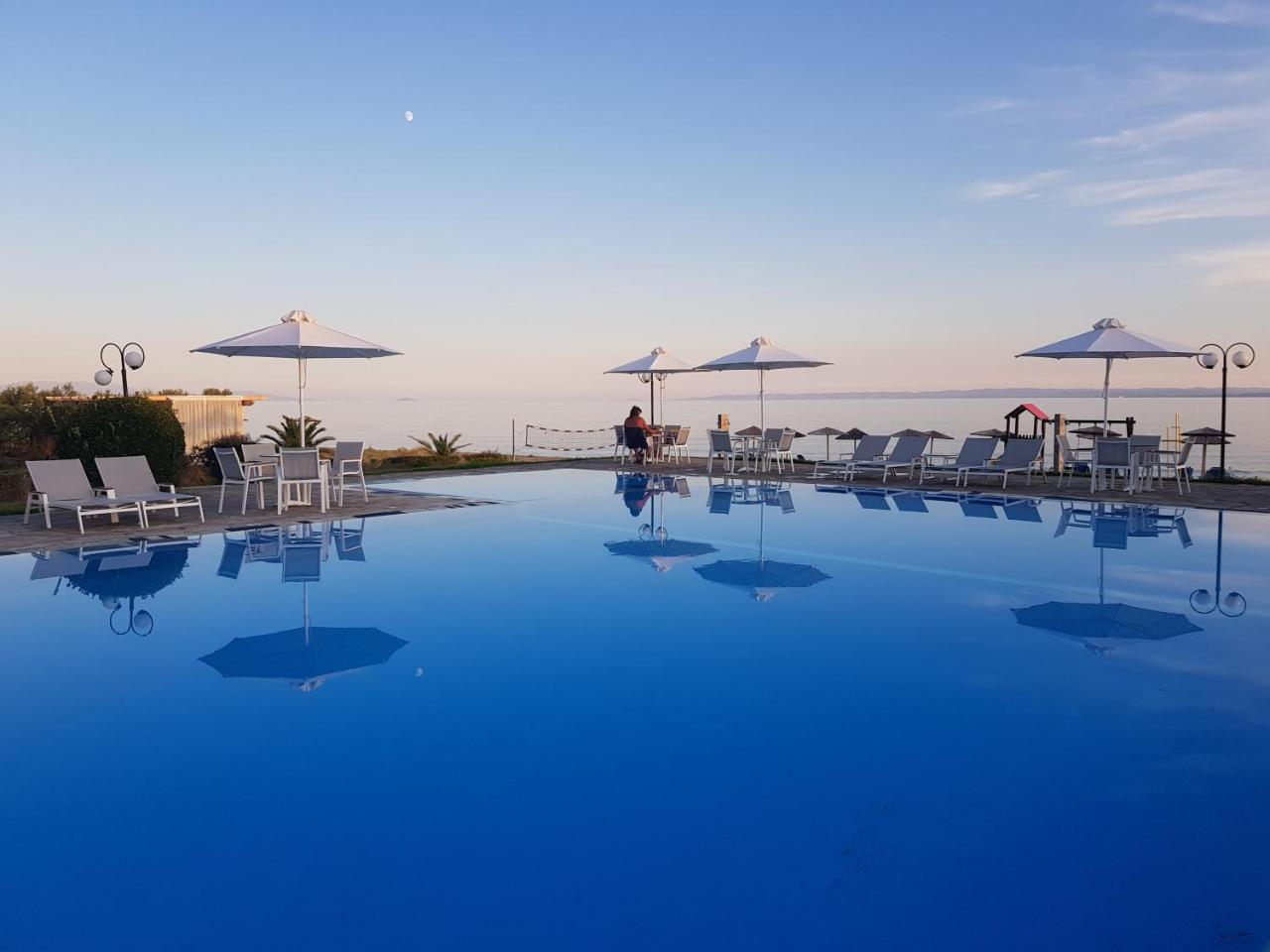 Alkinoos Beach Hotel Геракини Екстериор снимка